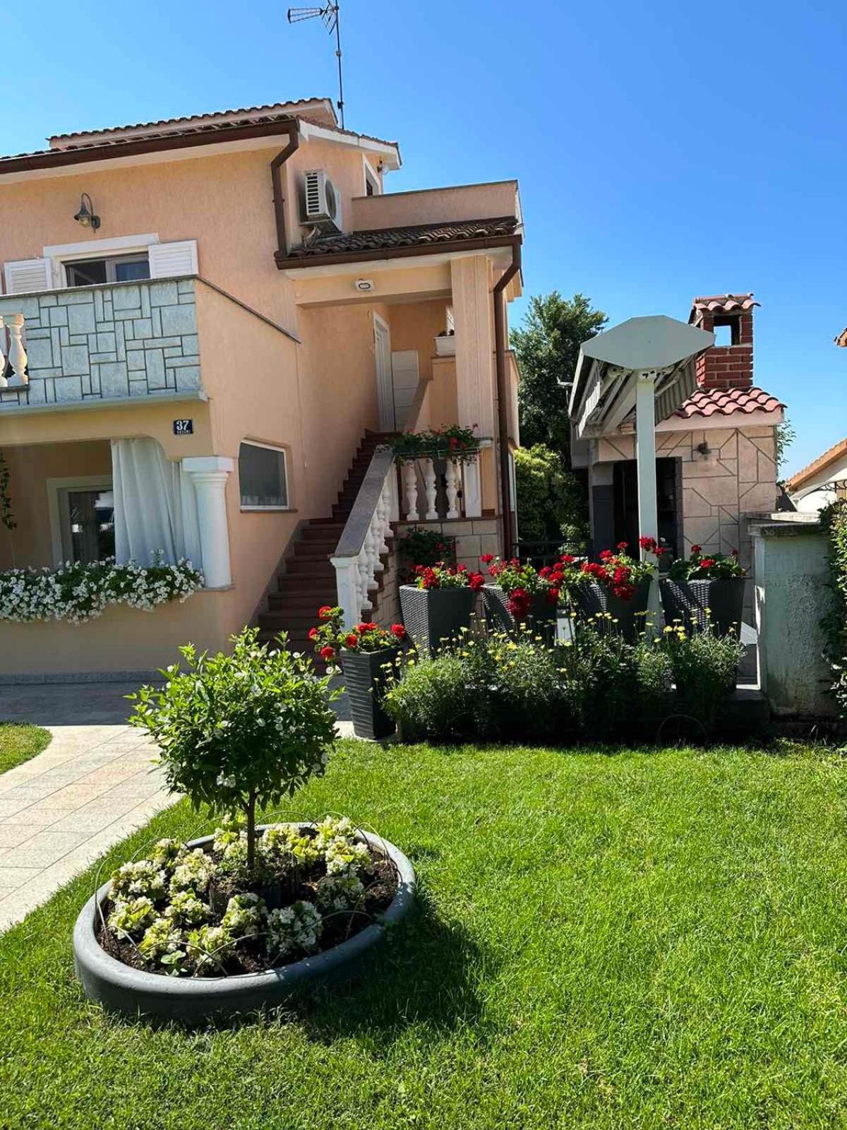 Apartment Vesna Porec Exterior photo